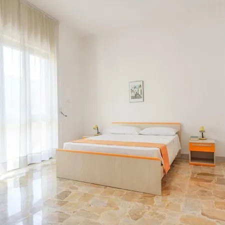Apartment Domus Mega *