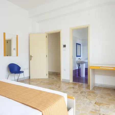 Domus Mega Apartment